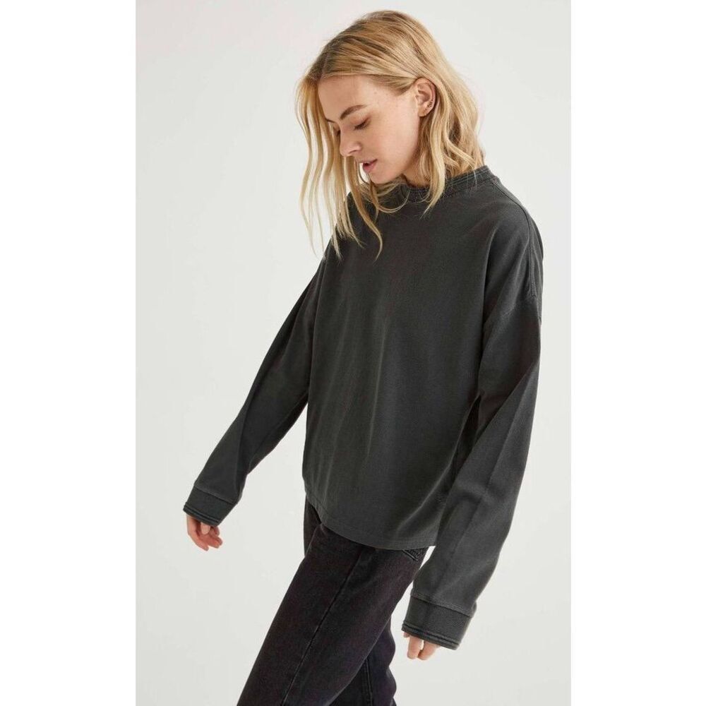 Richer Poorer Relaxed Long Sleeve Pullover in Stretch Limo Size Medium